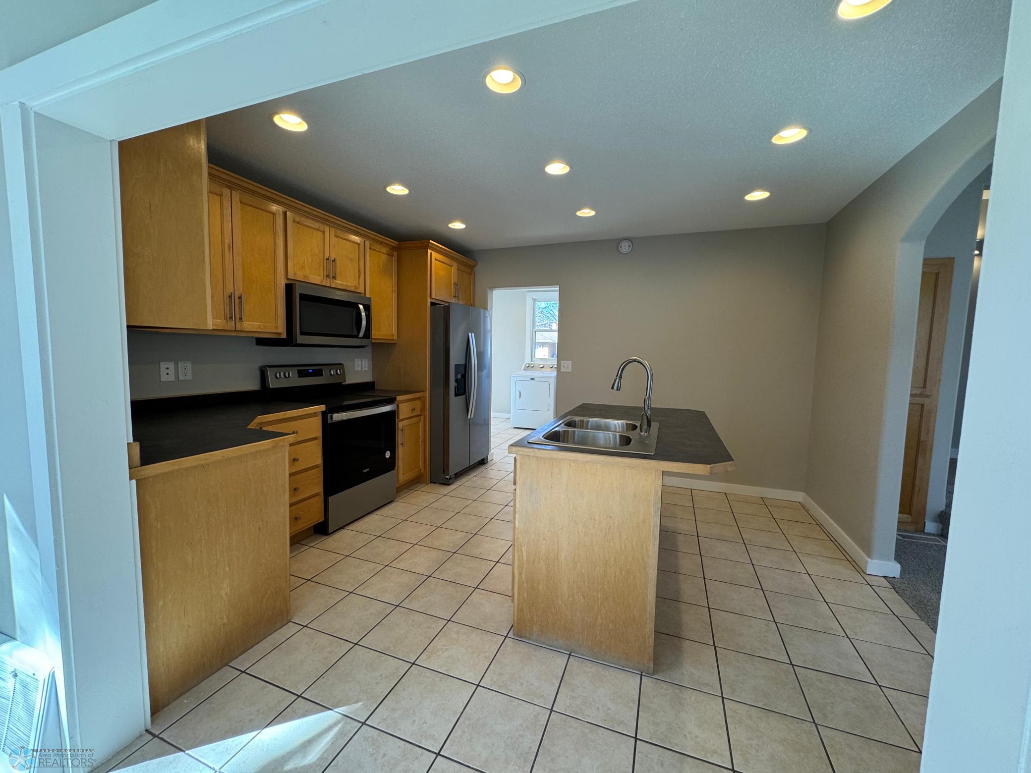 13. Kitchen4.jpeg