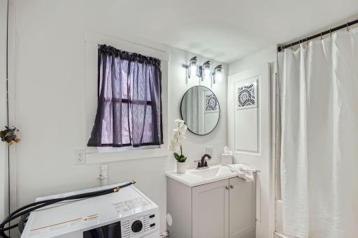 2 St - Web Quality - 015 - 15 Primary Bathroom.jpg