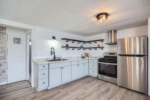 2 St - Web Quality - 012 - 12 Kitchen.jpg
