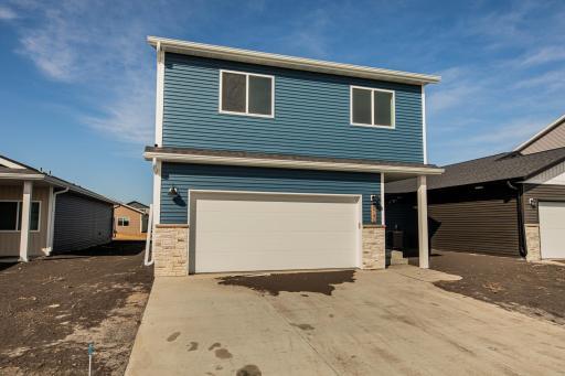 6741 67th Avenue S, Horace, ND 58047