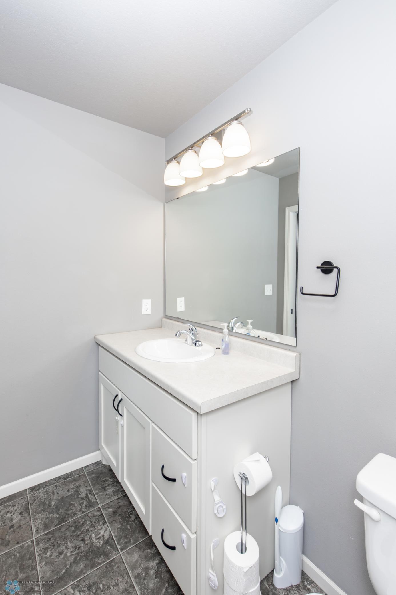 Master Bath - Full - Hollywood