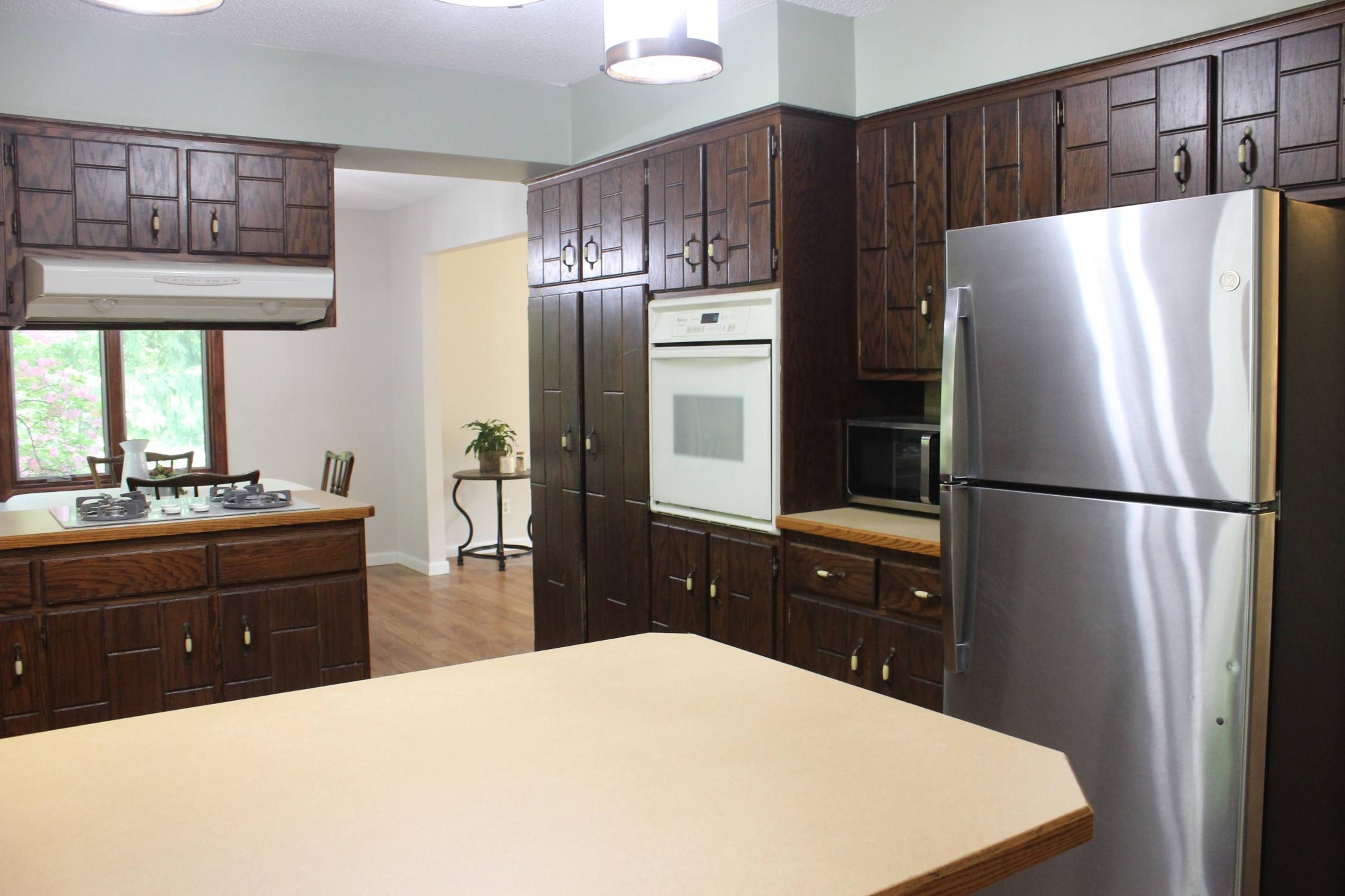 SS Refregerator and nice Wall oven.