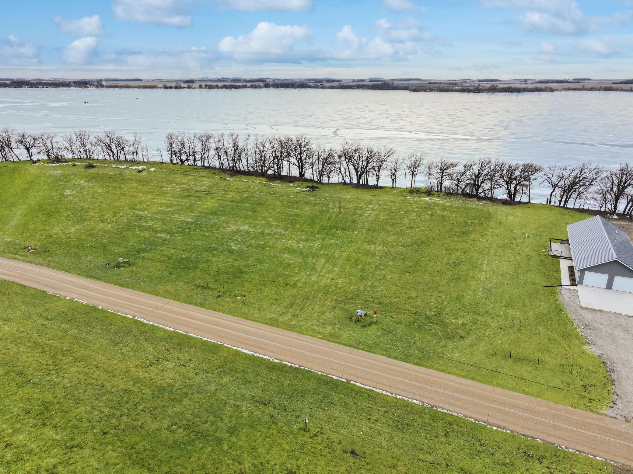 Quiet calm shores of Lake Sarah