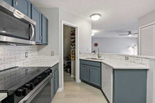 15867 Fleet Trail, 330, Apple Valley, MN 55124