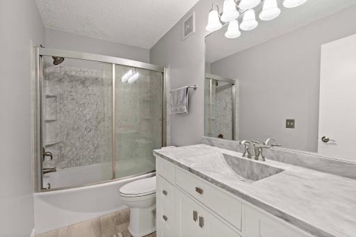 15867 Fleet Trail, 330, Apple Valley, MN 55124
