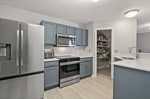 New Samsung appliances in updated kitchen!