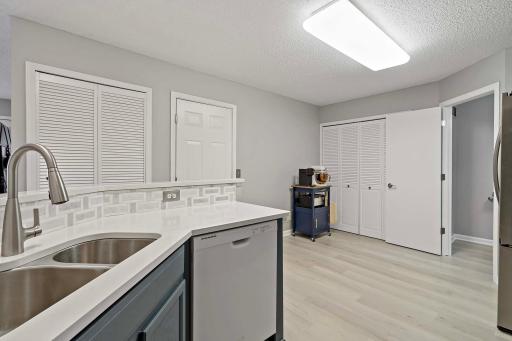 15867 Fleet Trail, 330, Apple Valley, MN 55124