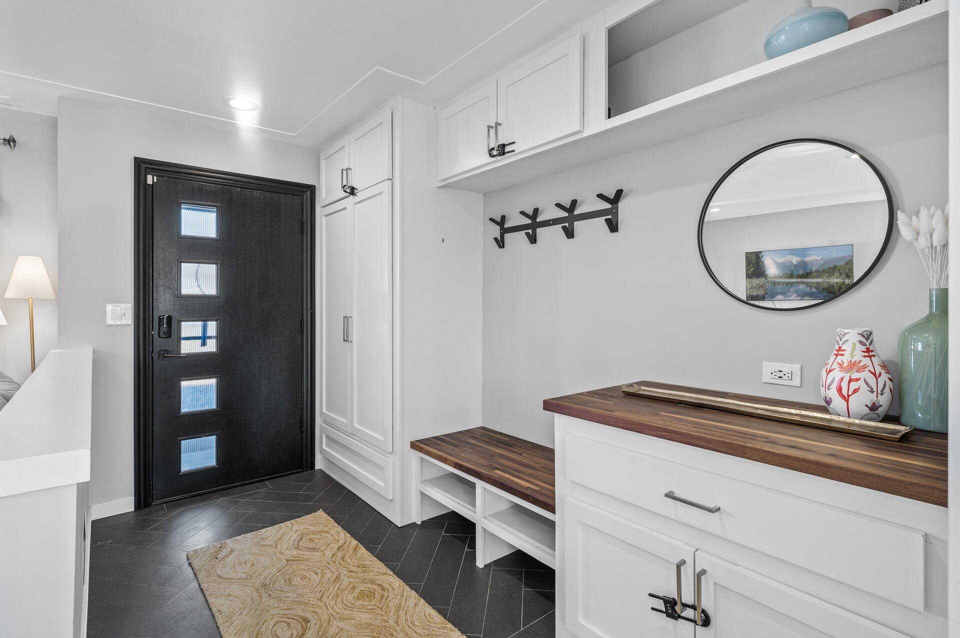 51_4040_Idaho_Ave_N2_mls.jpg