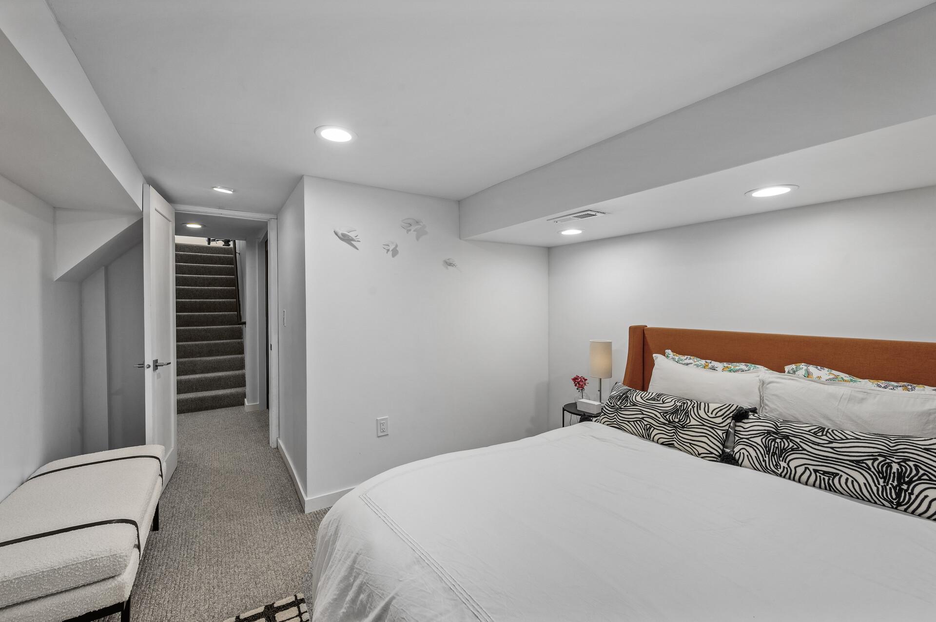 77_4040_Idaho_Ave_N28_mls.jpg