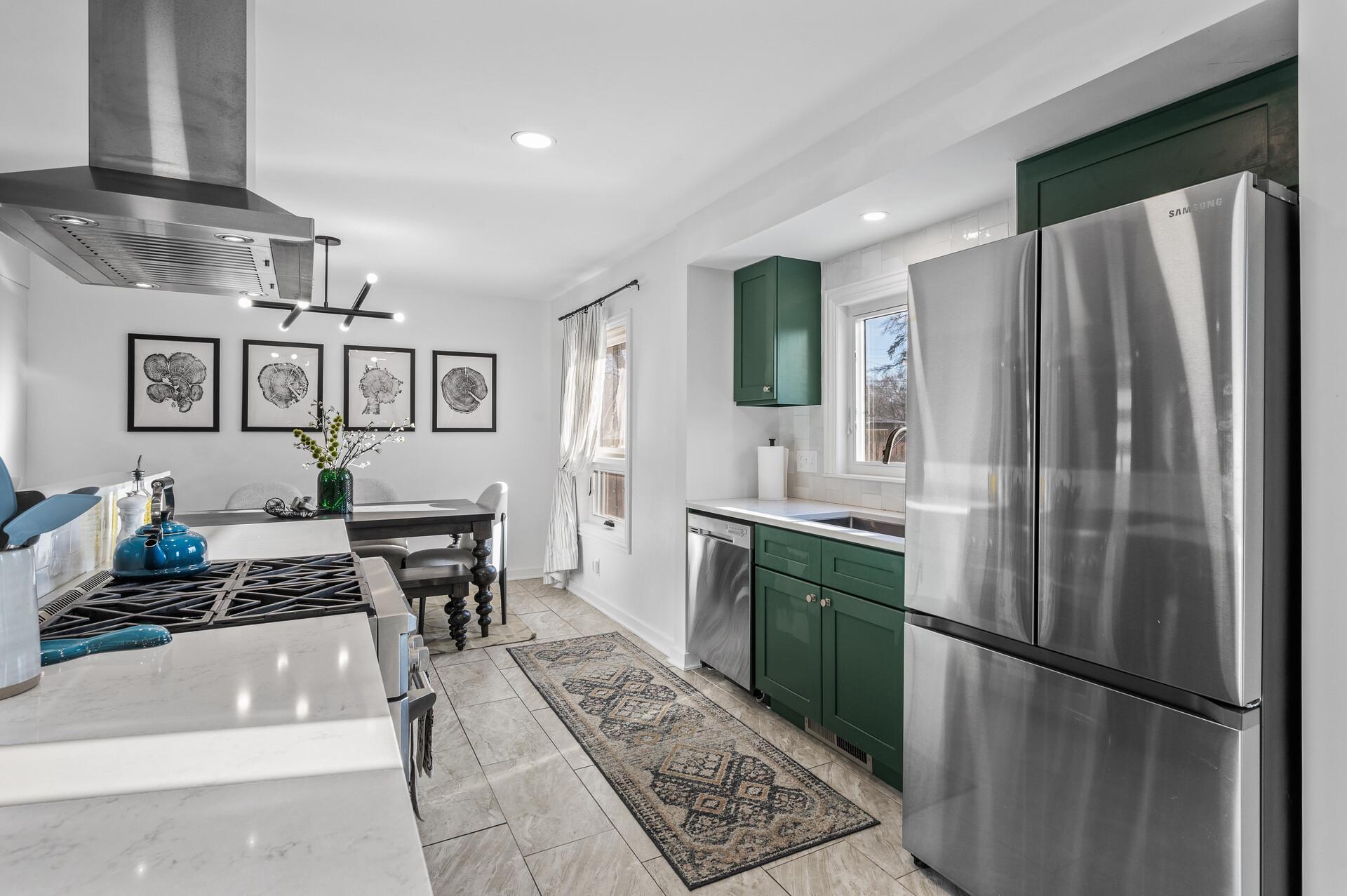 64_4040_Idaho_Ave_N15_mls.jpg