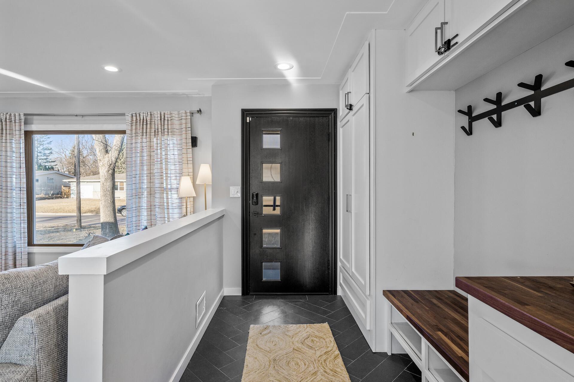 50_4040_Idaho_Ave_N1_mls.jpg