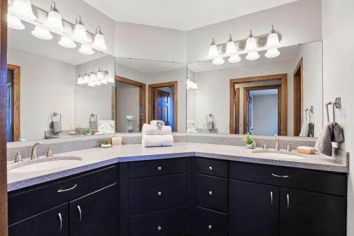3100 Foxpoint Road, Burnsville, MN 55337