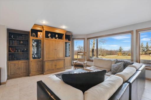 3100 Foxpoint Road, Burnsville, MN 55337