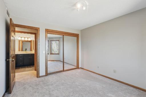 3100 Foxpoint Road, Burnsville, MN 55337