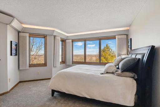3100 Foxpoint Road, Burnsville, MN 55337