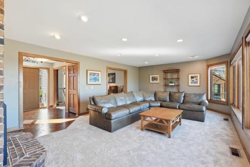 3100 Foxpoint Road, Burnsville, MN 55337