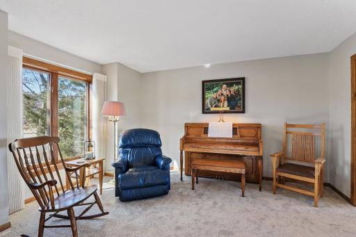 3100 Foxpoint Road, Burnsville, MN 55337
