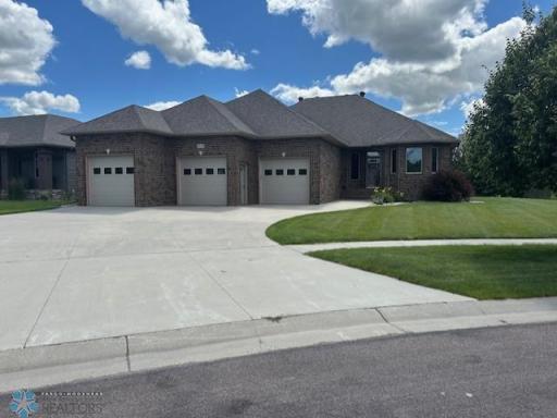 6035 27th Street S, Fargo, ND 58104