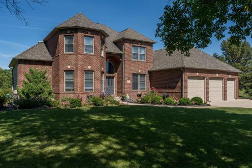 127 Red Oak Court, Mankato, MN 56001