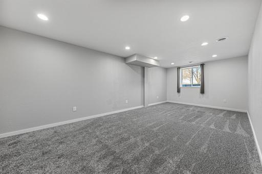 203 2nd Avenue SW, Geneva, MN 56035