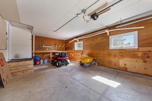 203 2nd Avenue SW, Geneva, MN 56035