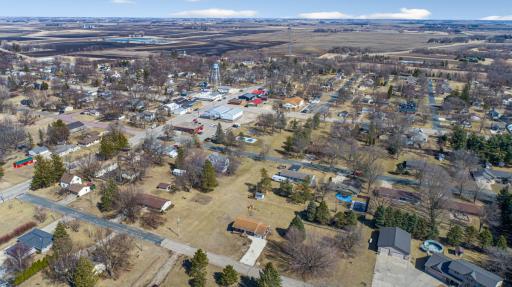 203 2nd Avenue SW, Geneva, MN 56035