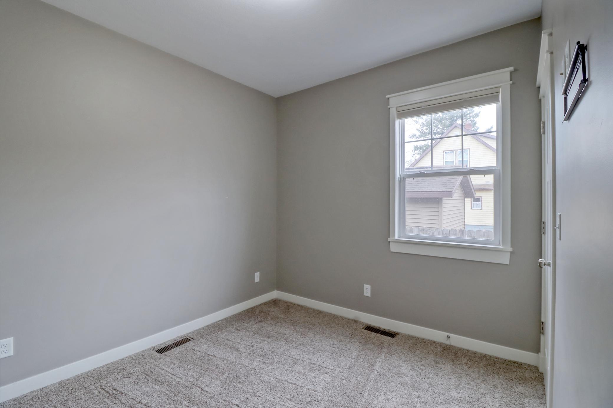 Bedroom3_1.jpg