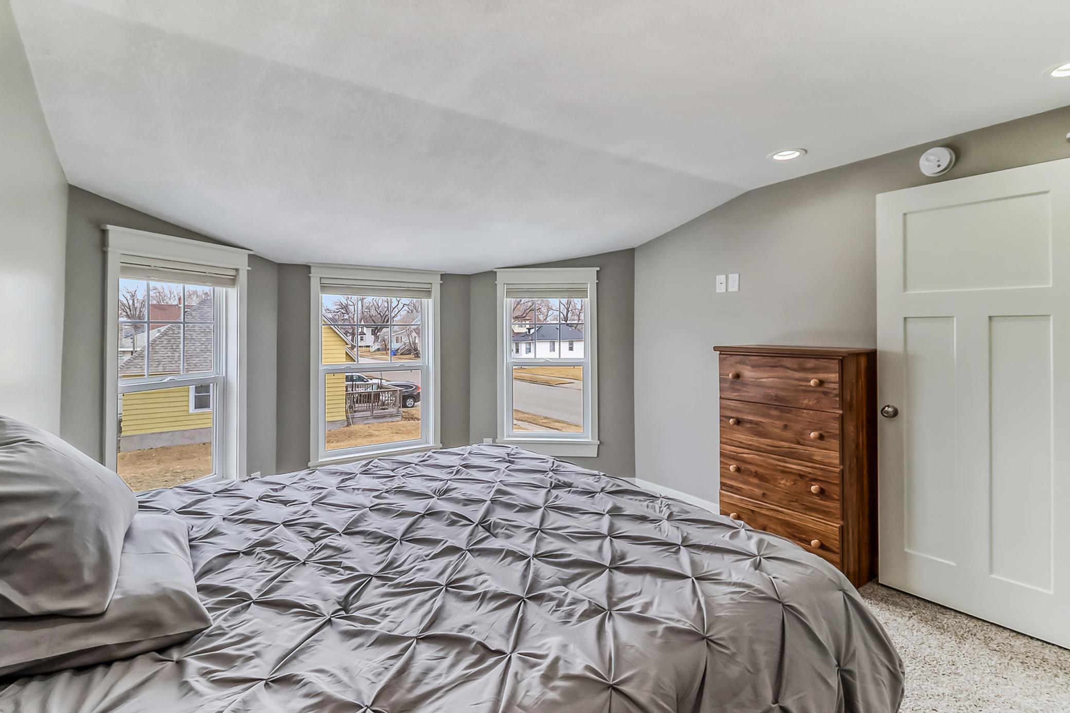 Bedroom2_1.jpg