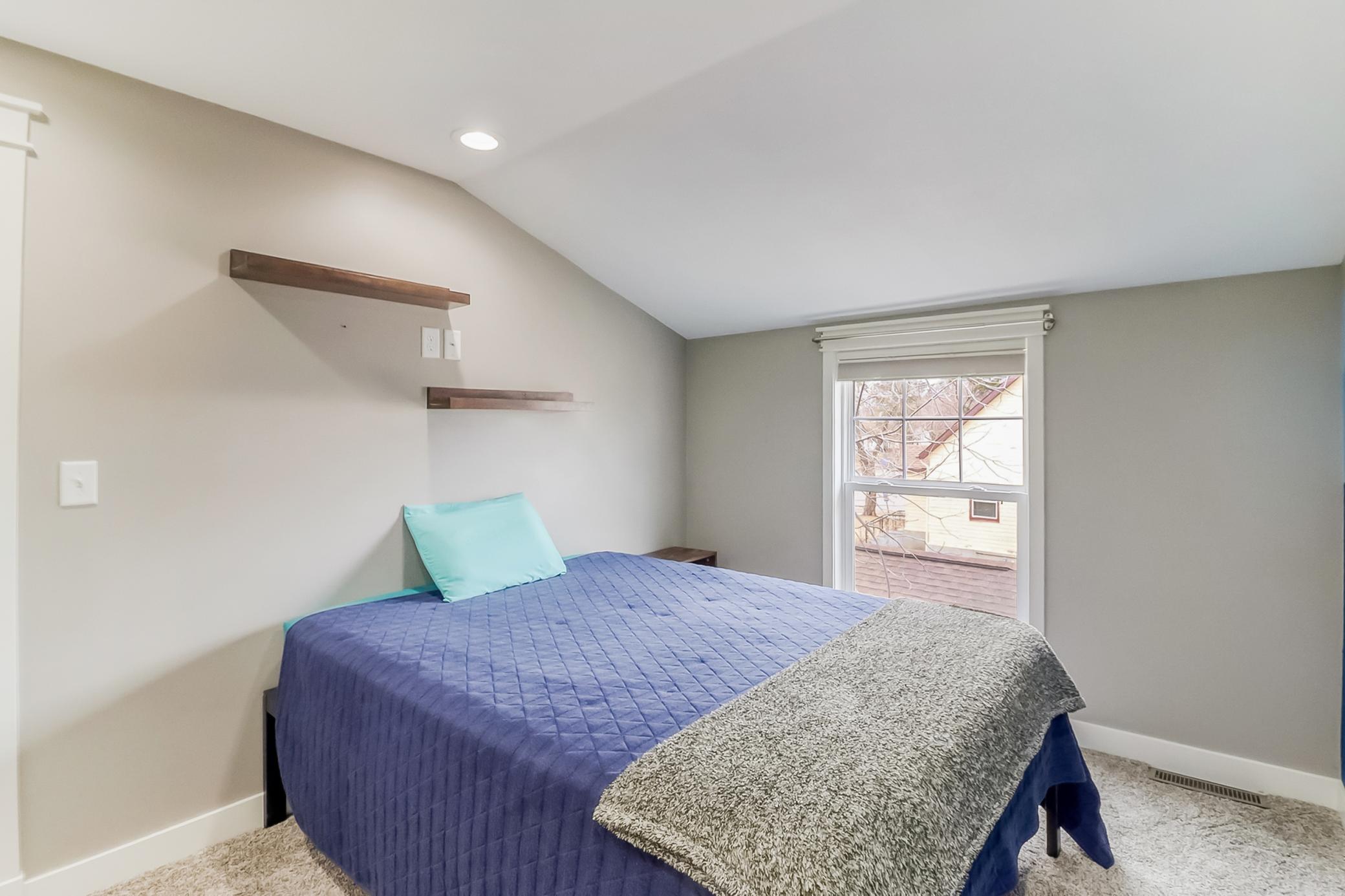 Bedroom1_3.jpg