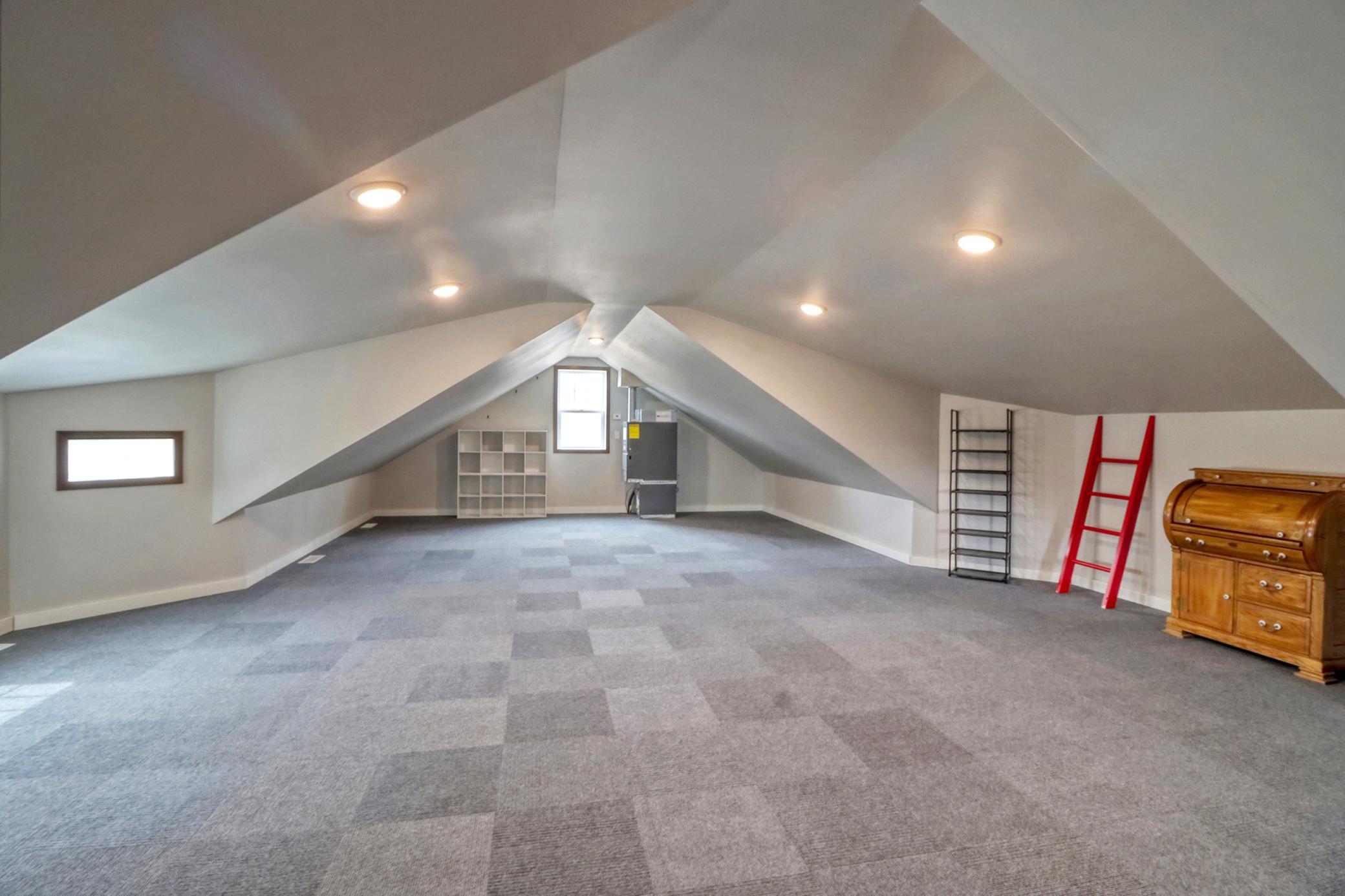 Above Garage1_4.jpg