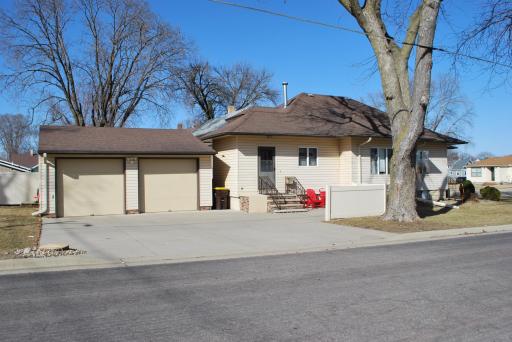 408 S Prairie Avenue, Fairmont, MN 56031