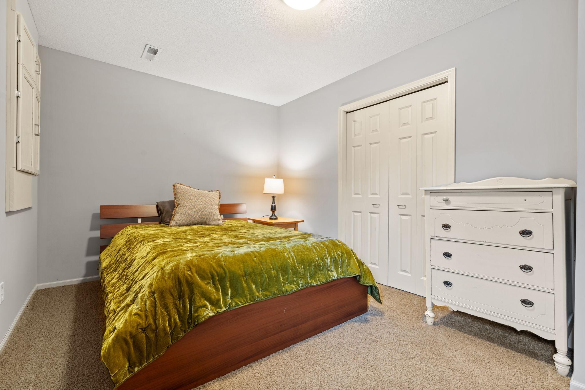 60-web-or-mls-18904 Yarborough Trce-60.jpg