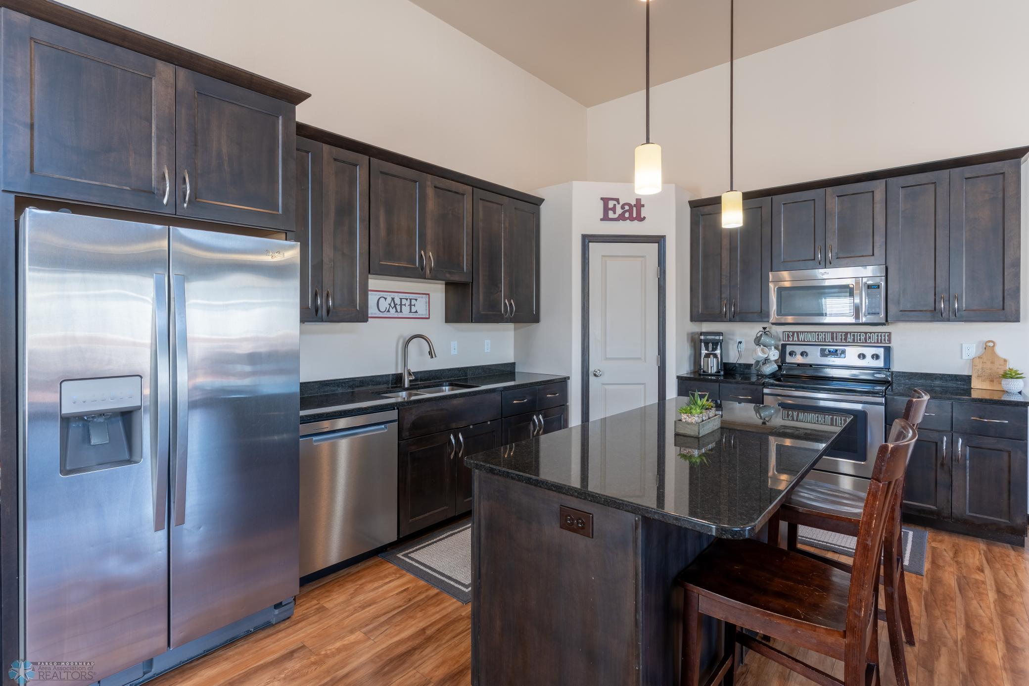 926 42nd Ave W
