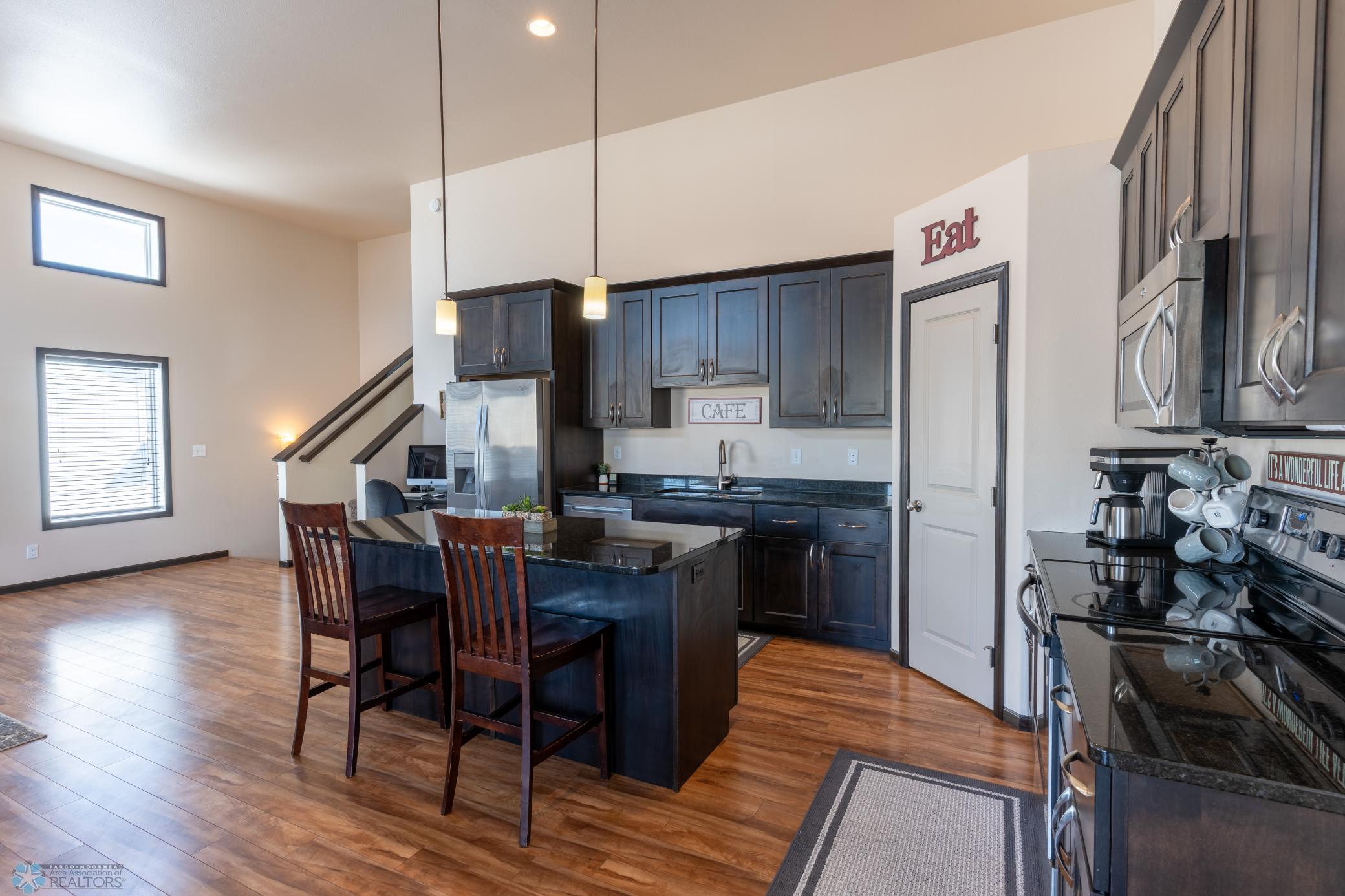 926 42nd Ave W