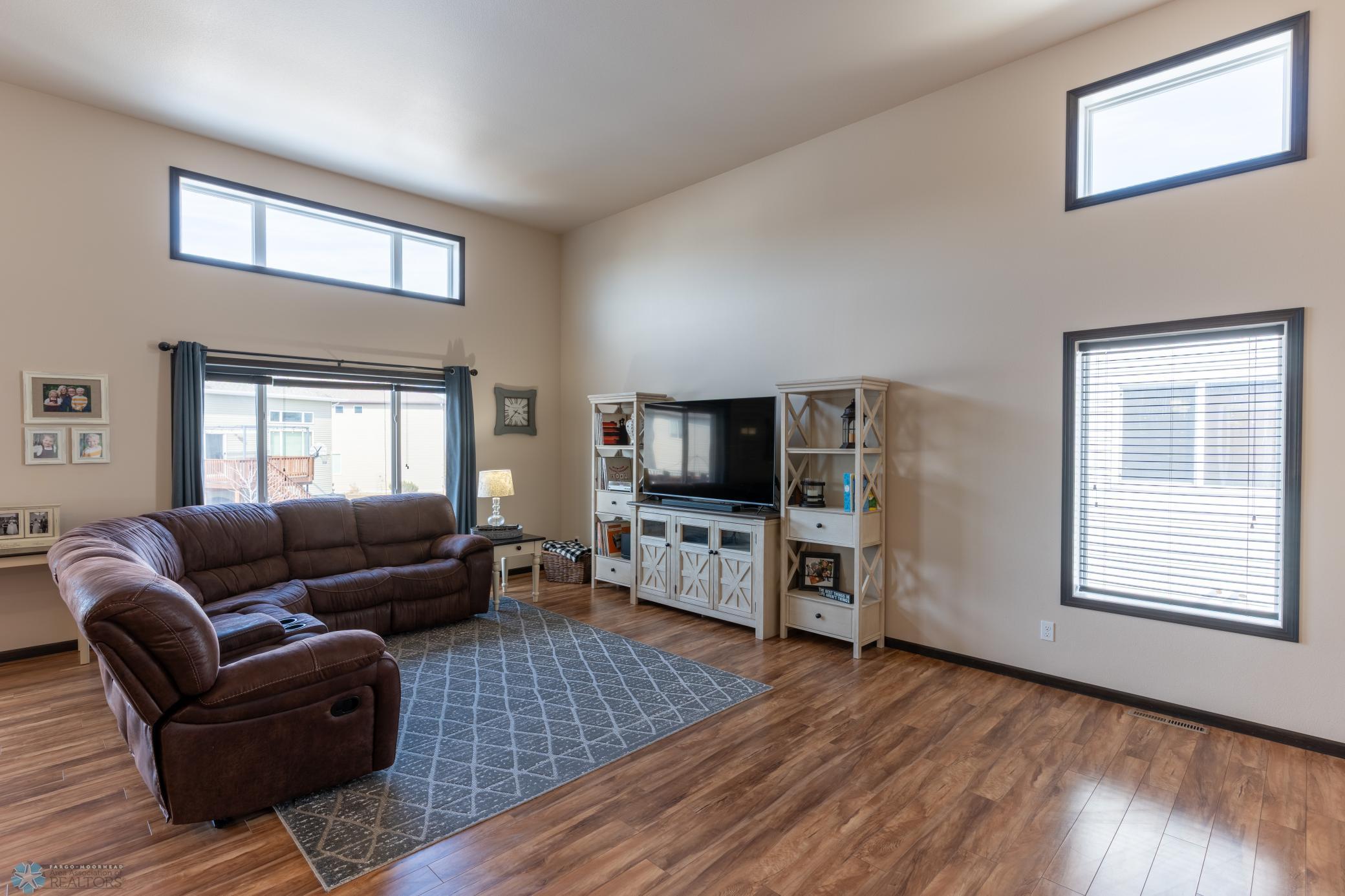 926 42nd Ave W