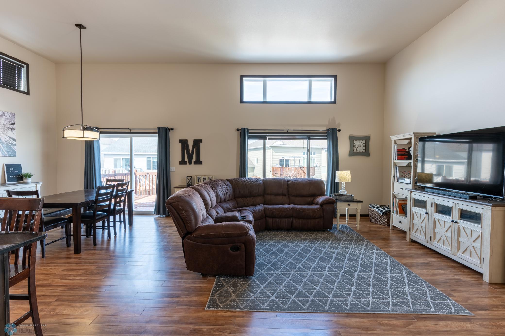 926 42nd Ave W
