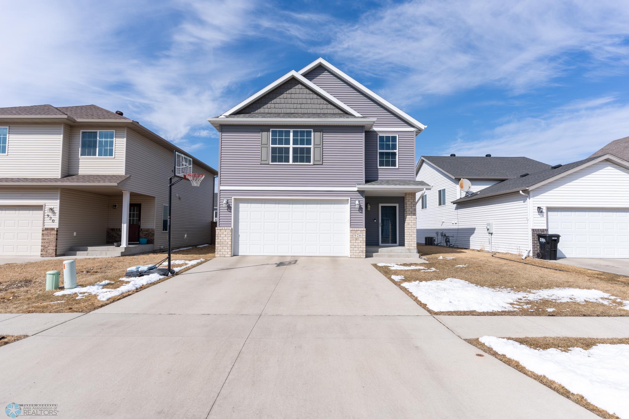 926 42nd Ave W