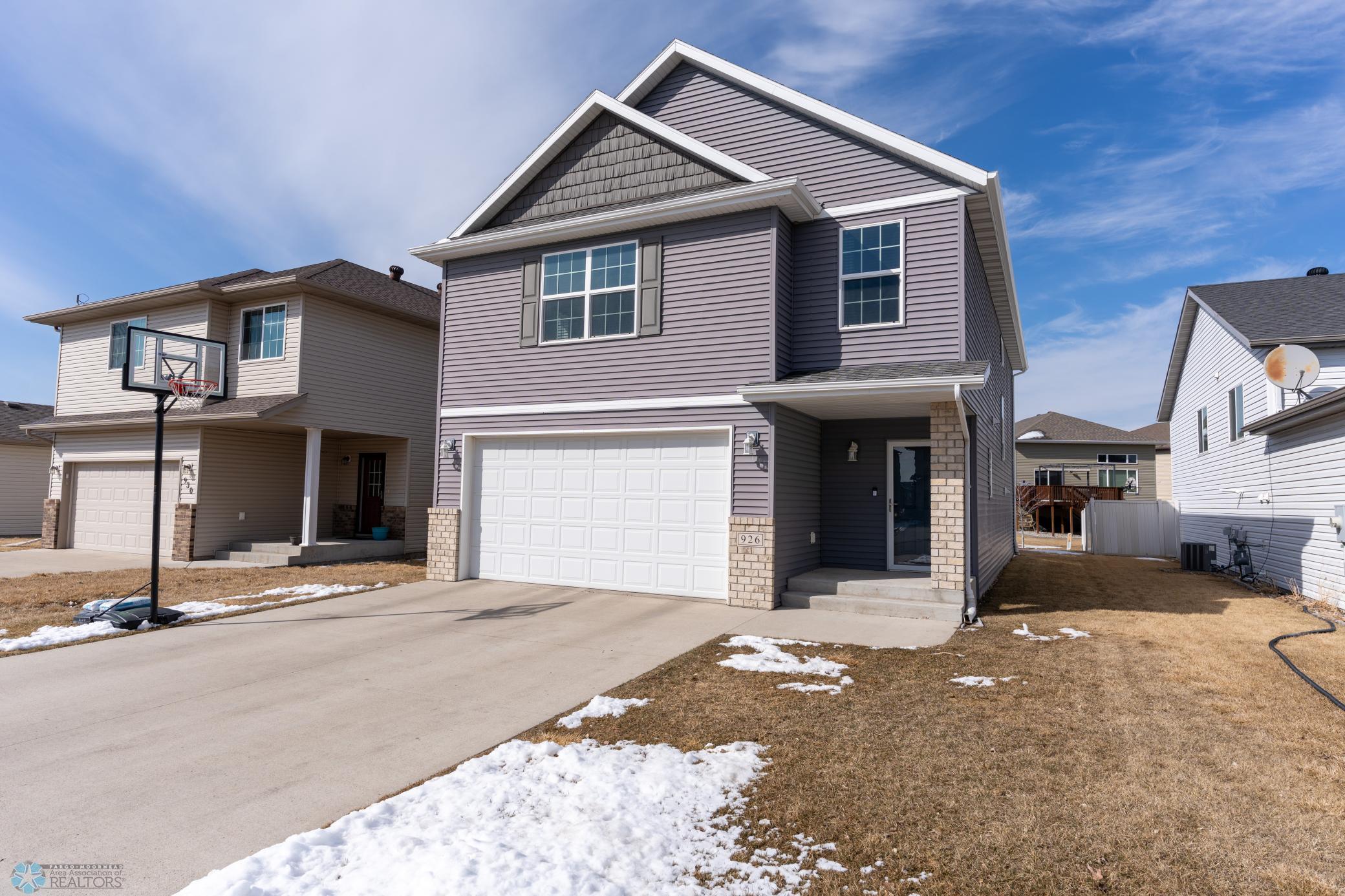 926 42nd Ave W
