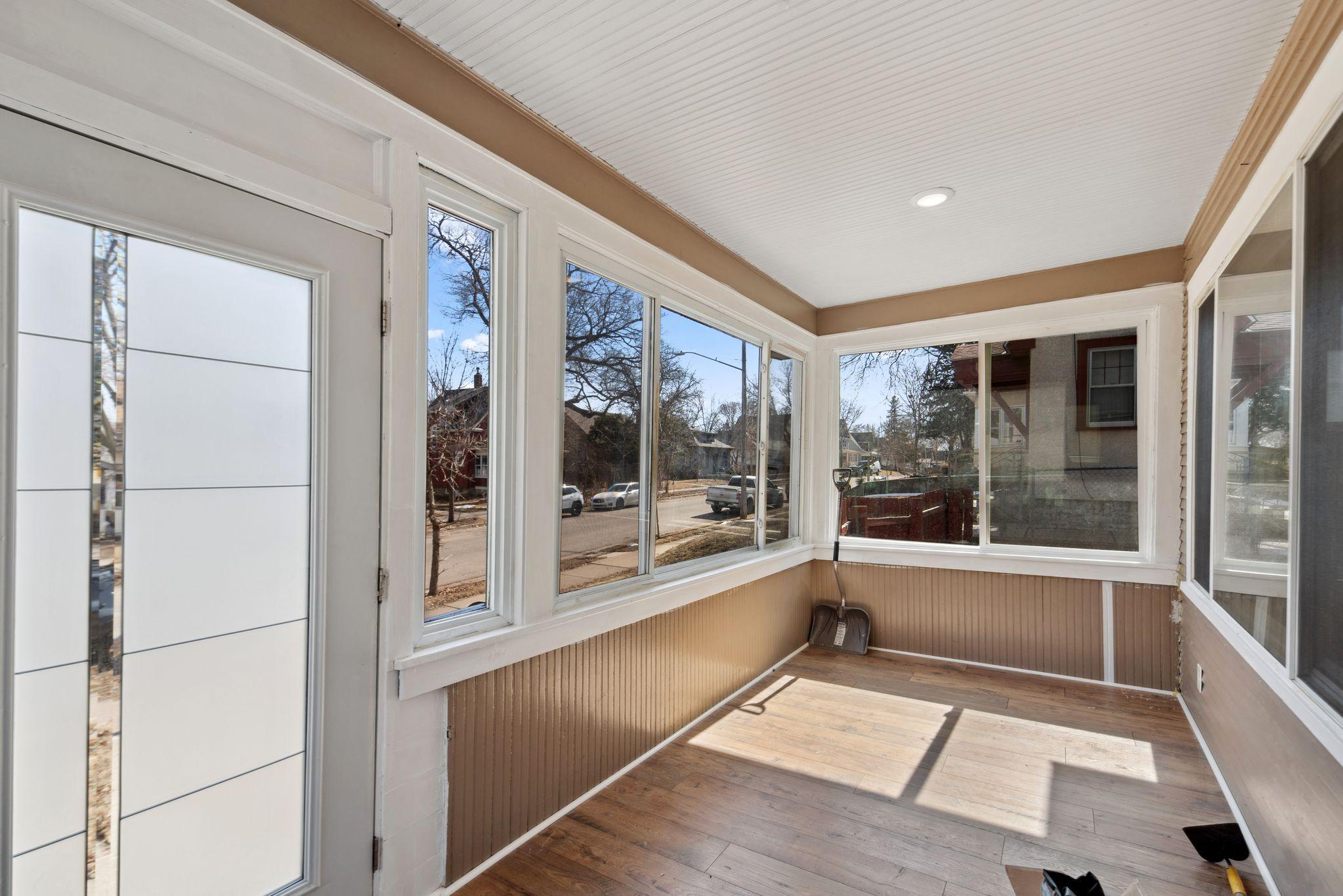 Front 3-season porch