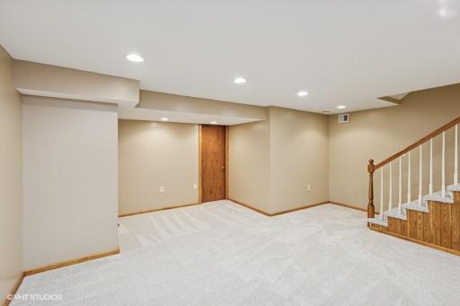 And brand new carpeting! Behind that door is a very large storage area++