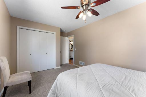 7196 Robinwood Draw, Woodbury, MN 55125