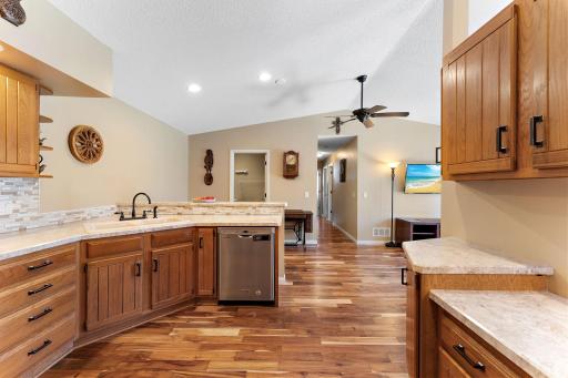 7196 Robinwood Draw, Woodbury, MN 55125