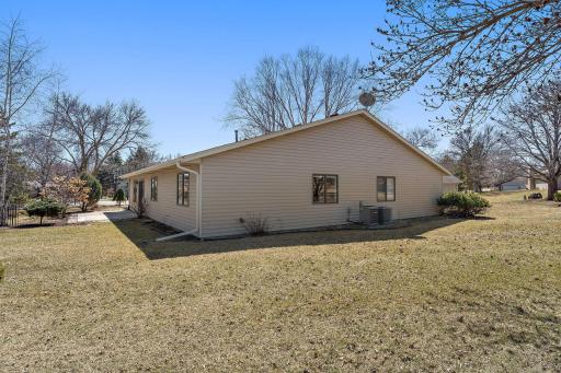 7196 Robinwood Draw, Woodbury, MN 55125