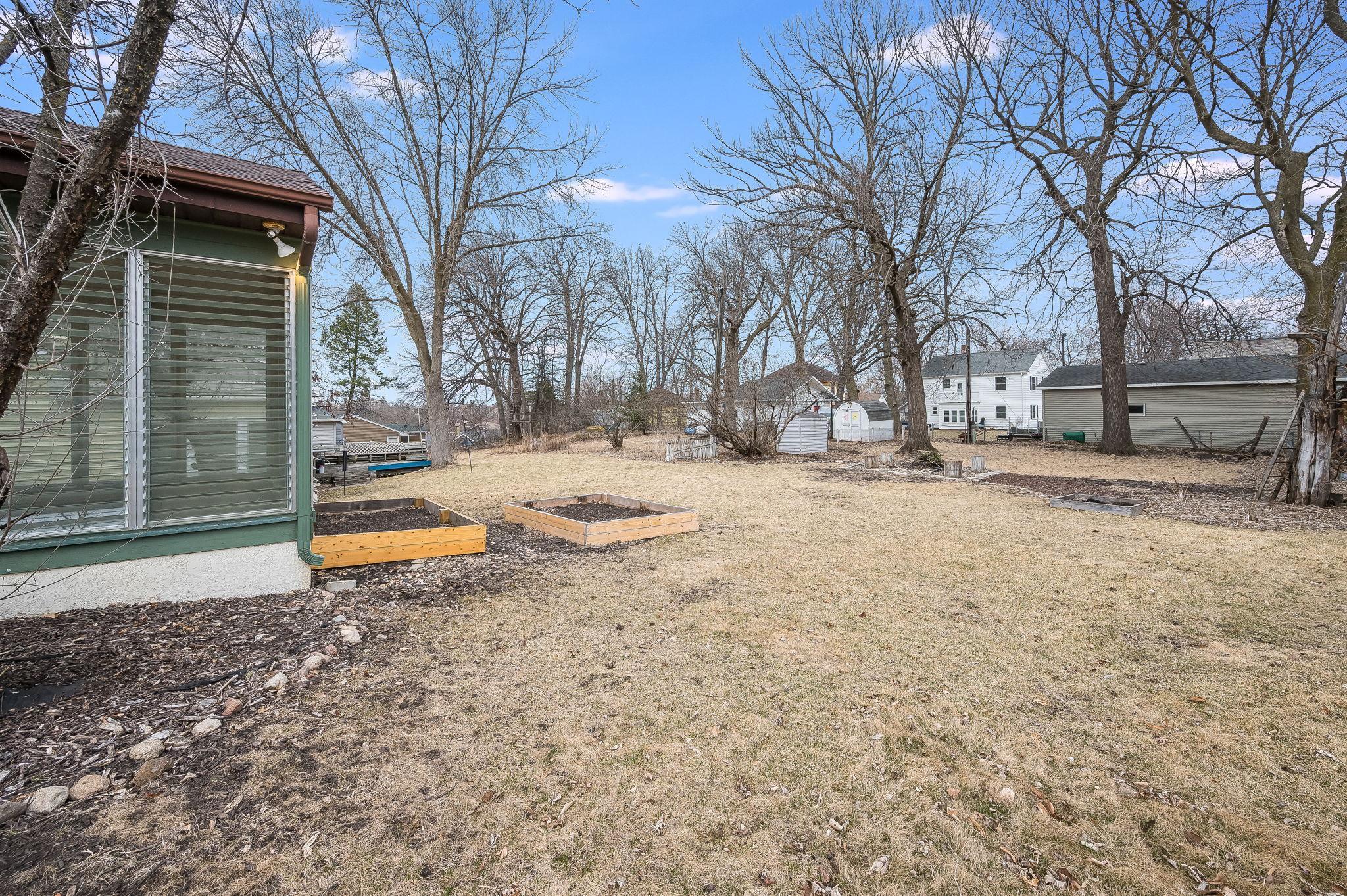 213 Sisseton Dr Fairmont MN-07.jpg