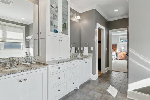 588 Woodland Drive, Saint Paul, MN 55115
