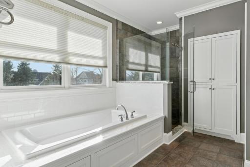 588 Woodland Drive, Saint Paul, MN 55115