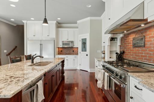 588 Woodland Drive, Saint Paul, MN 55115