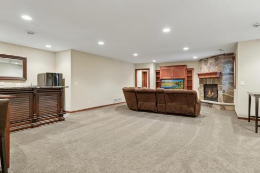 588 Woodland Drive, Saint Paul, MN 55115