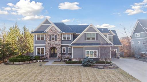 588 Woodland Drive, Saint Paul, MN 55115