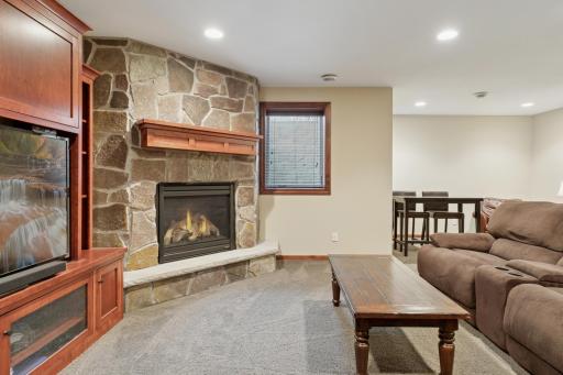 588 Woodland Drive, Saint Paul, MN 55115